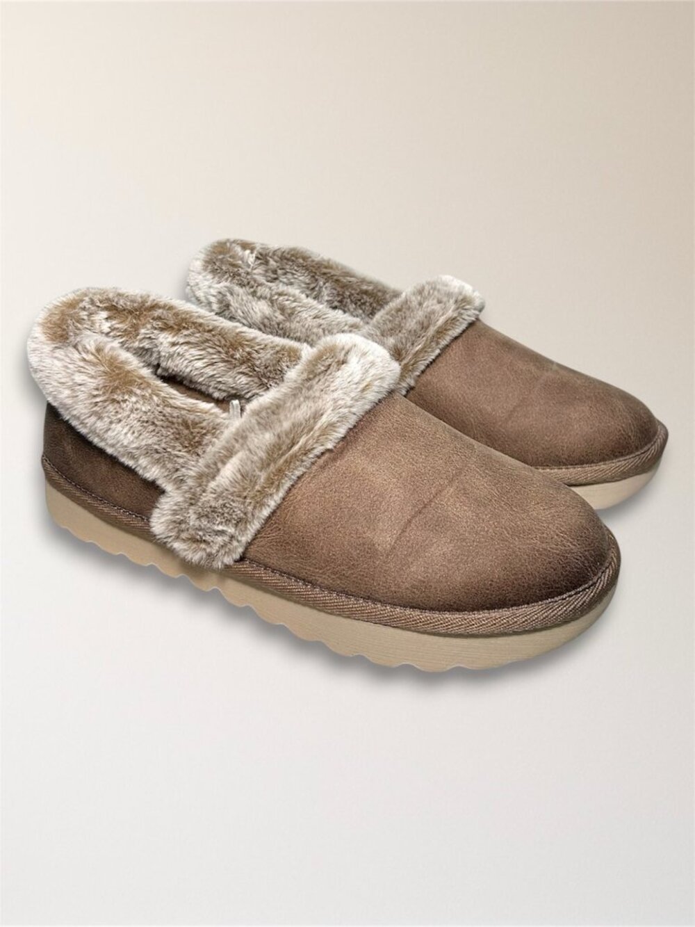 Skechers Women's 8.5 Taupe Faux Fur Slippers Memory Foam Cozy Slip On Comfort